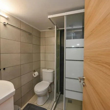 Studio Rene 4 *